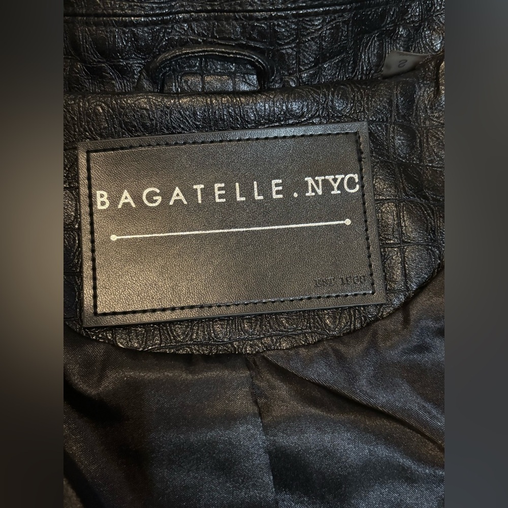 Bagatelle NYC Womens Small Cropped Faux Leather Reptile Skin Printed Moto Jacket - Picture 3 of 8